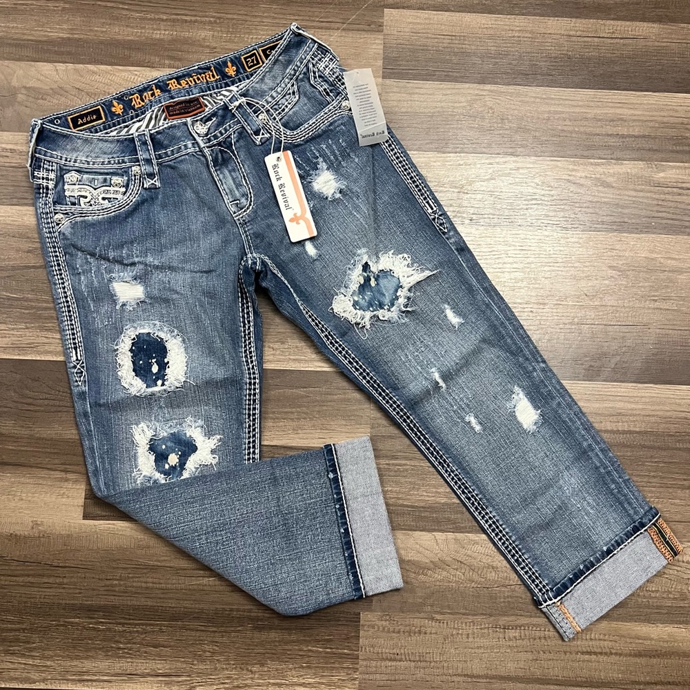 NWT rock revival Addie distressed easy capri jeans 27